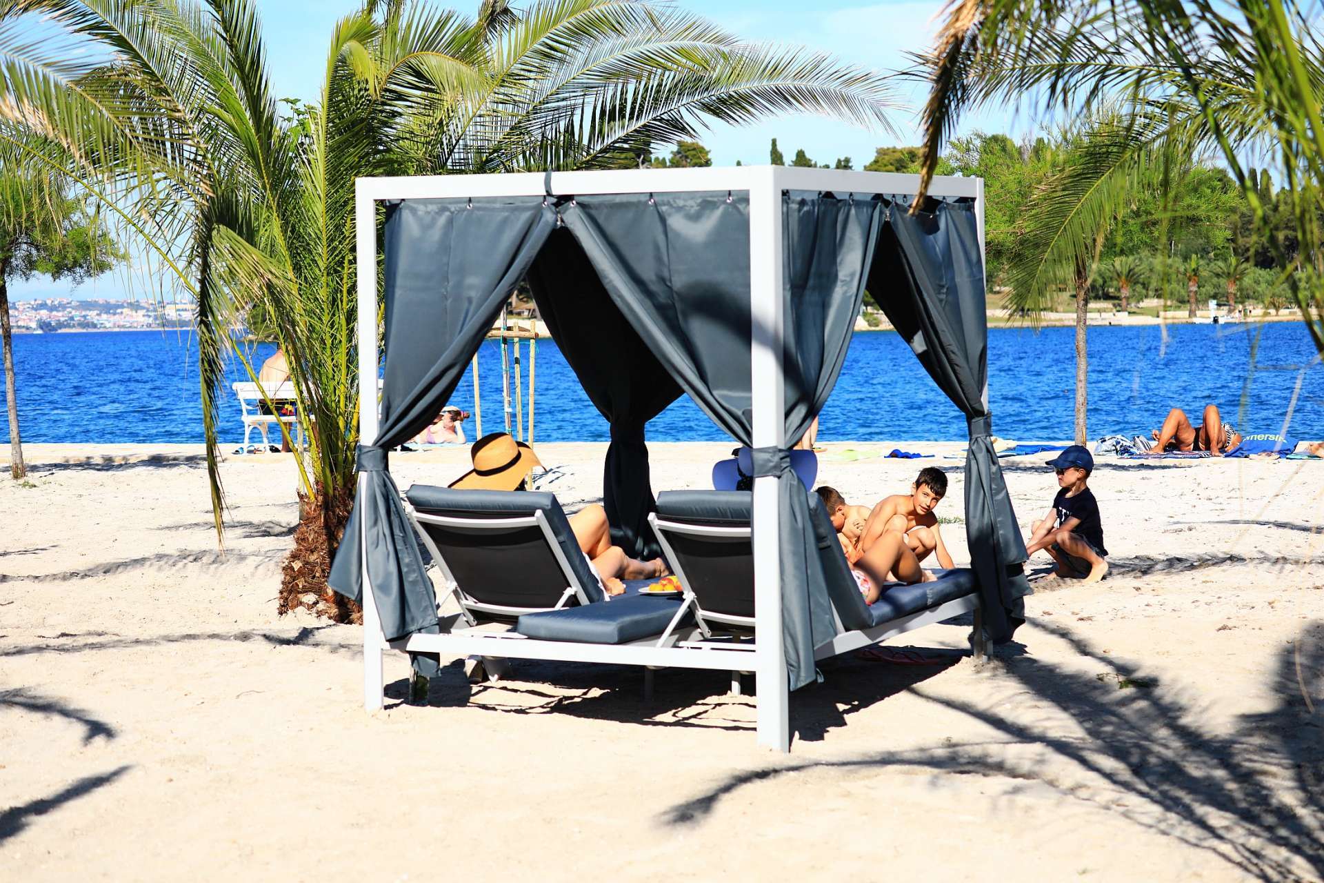 Strand und Umgebung