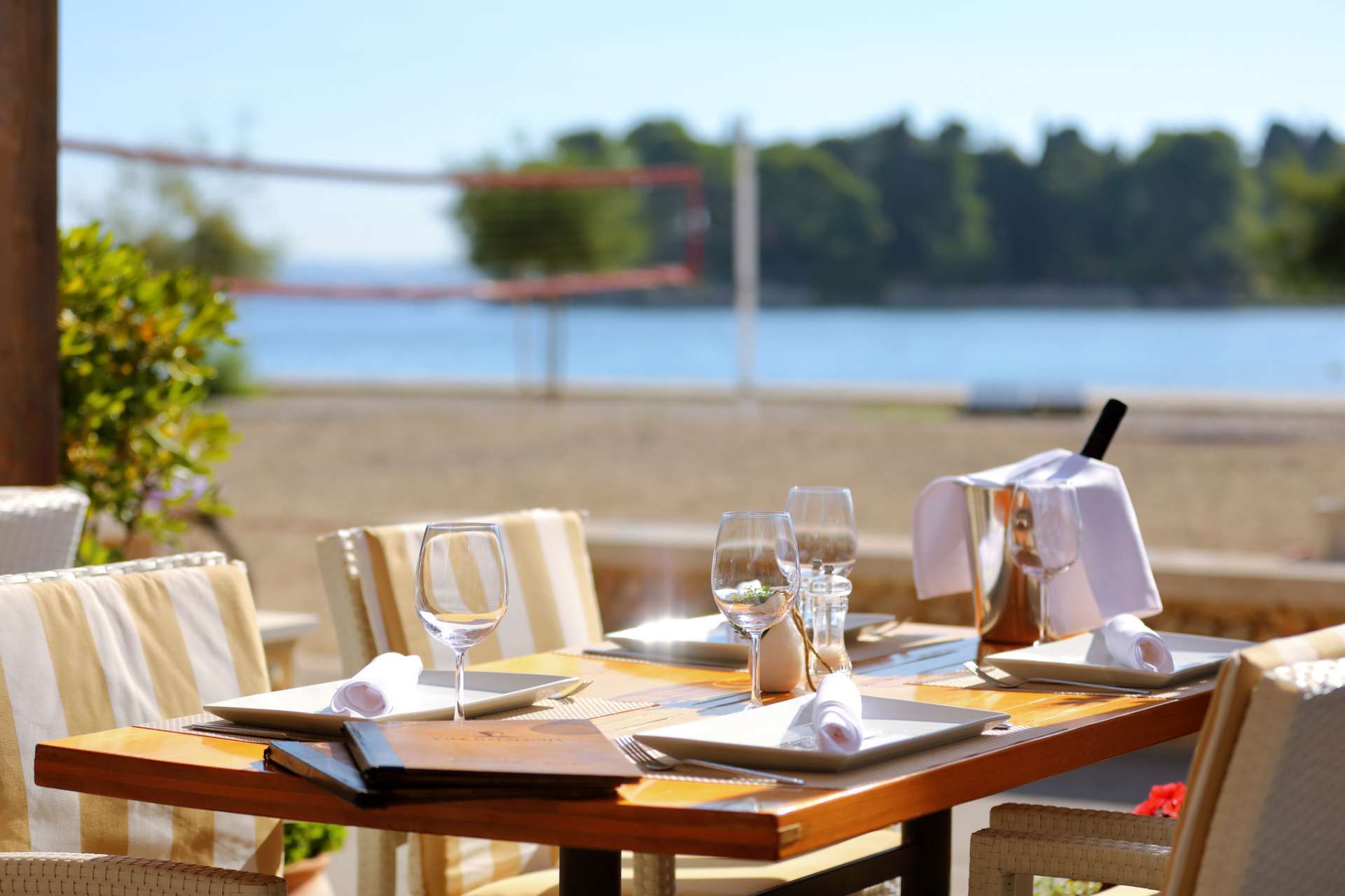 Restaurant & Bar
